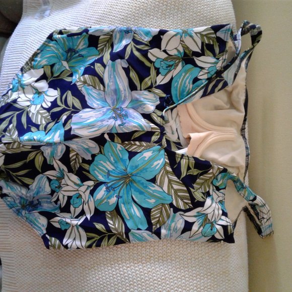 Bathing Suit - Picture 2 of 2